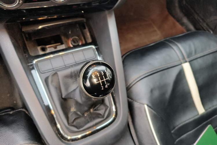 Used Volkswagen Sagitar 2015 1.6L Manual Comfort Model