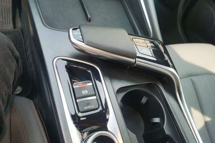 Used CHANGAN UNI-T 2022 1.5T Prestige Version Gear Lever