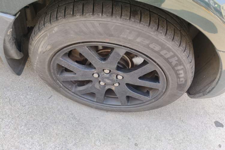 Used Land Rover Range Sport 2011 5.0 NA V8 HSE Right Front Wheel Hub