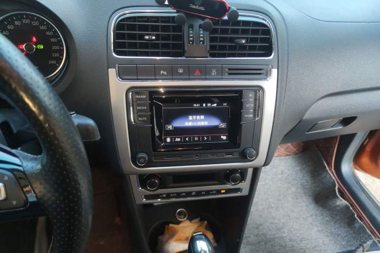 Used Volkswagen Polo 2014 1.6L Cross Polo Automatic