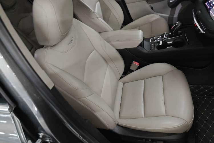 Used Cadillac XT4 2018 28T Two-Wheel-Drive Luxury Model
