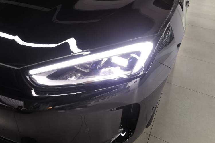 Used Hima AITO M5 2025 Extended-Range Ultra Rear-Wheel-Drive Version Left Front Headlight