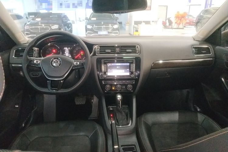 Used Volkswagen Sagitar 2015 230TSI Automatic Luxury Model