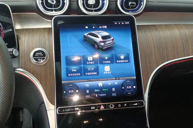 Used Mercedes-Benz GLC 2024 Refreshed GLC 300 L 4MATIC Dynamic Version 5 Seats
