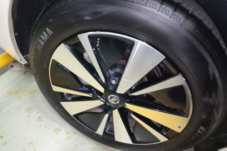 Used Nissan Teana 2021 2.0L XL Comfort Edition Right Rear Wheel Hub