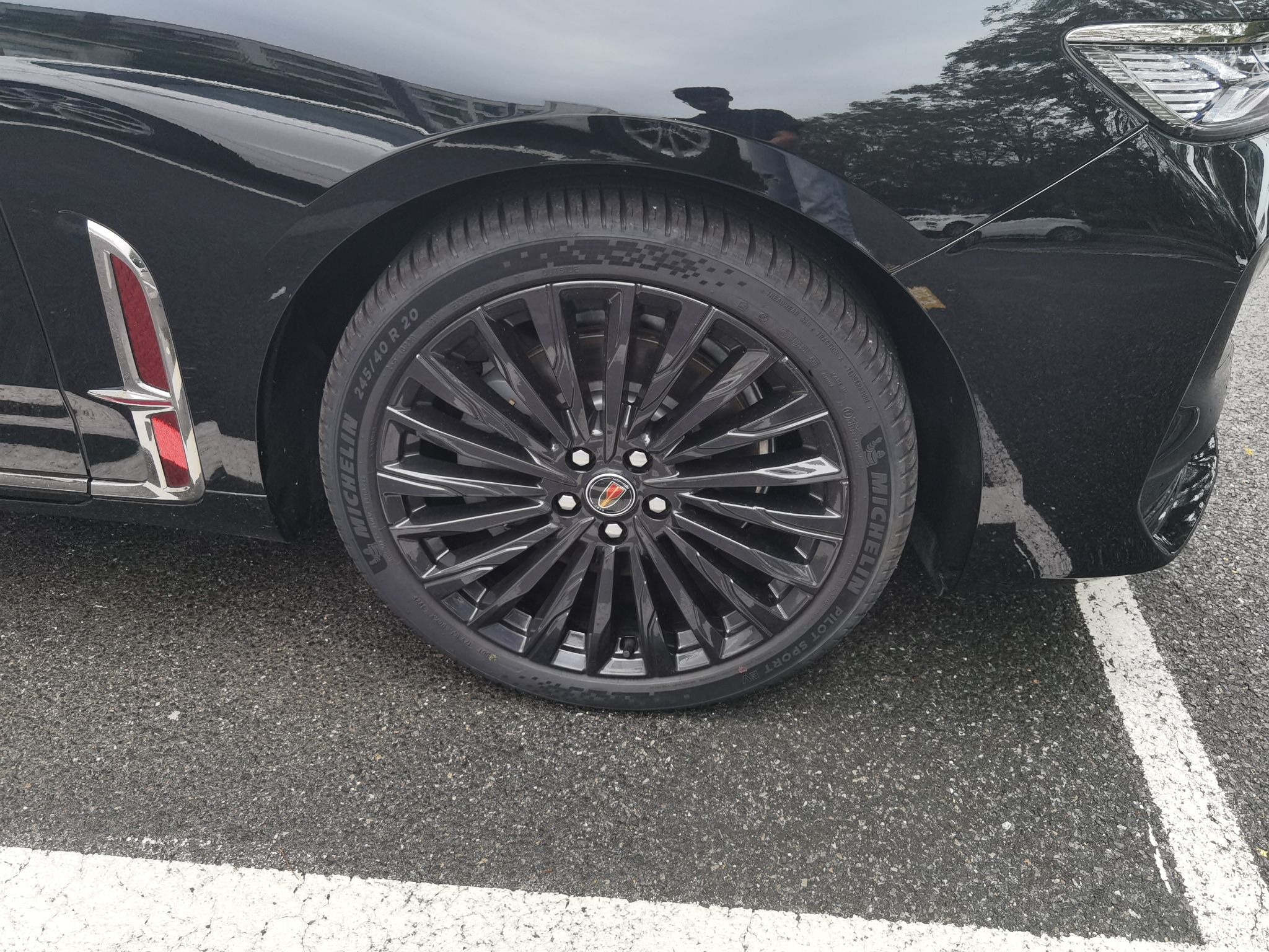 Hongqi H9 2025 Model Facelifted 2.0T Two-Wheel Drive Flag-Style Private Enjoyment Fashion Edition, 5 Seats - Chinese Trim Xiang — снимка 8