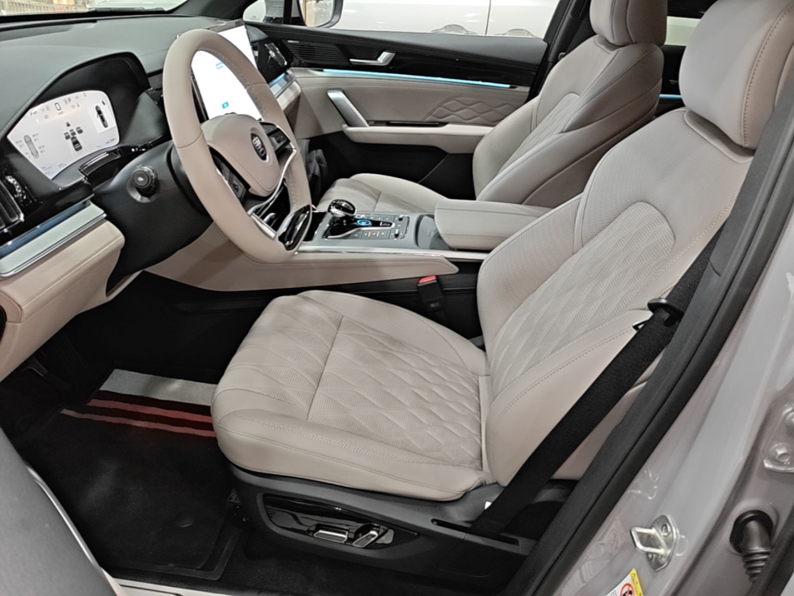 BYD Tang New Energy 2025 DM-i 115KM Prestige Model - Executive — снимка 17