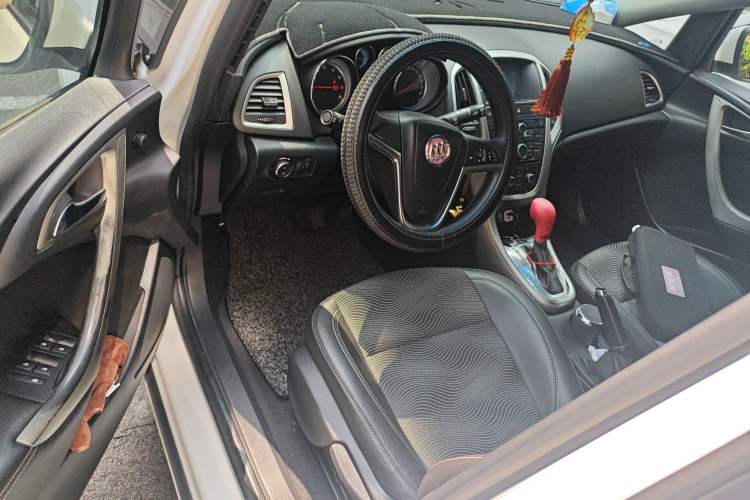 Used Buick GT 2013 XT 1.6L Automatic Fashion Edition