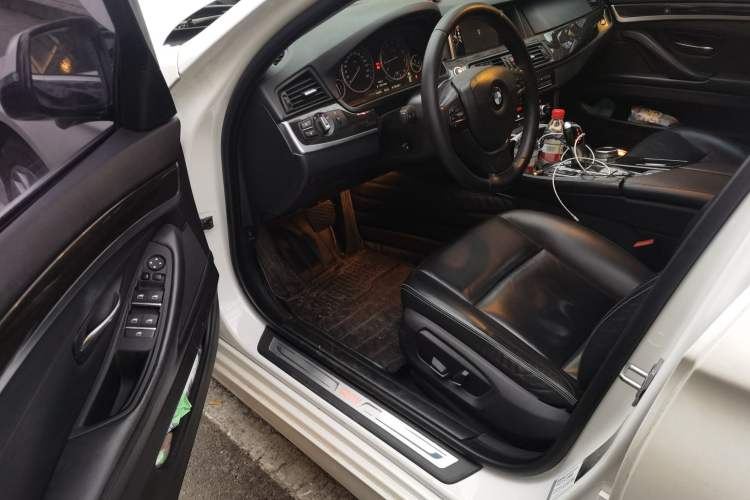 Used BMW 5 Series 2014 525Li Luxury Design Package