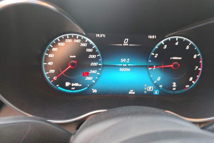 Used Mercedes-Benz C-Class 2021 C 200 L Fashion Edition Sport Version Odometer Close Up