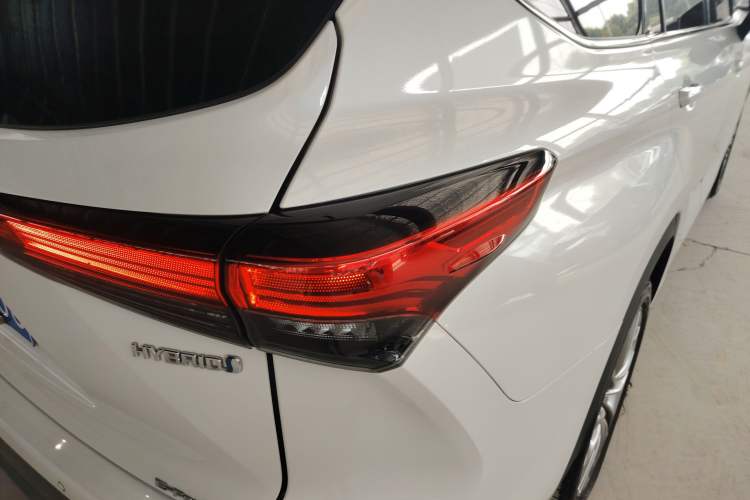 Used Toyota Highlander 2023 2.5L Smart Electric Hybrid Dual-Engine Four-Wheel Drive Prestige Version – 7 Seats Right Rear Taillight