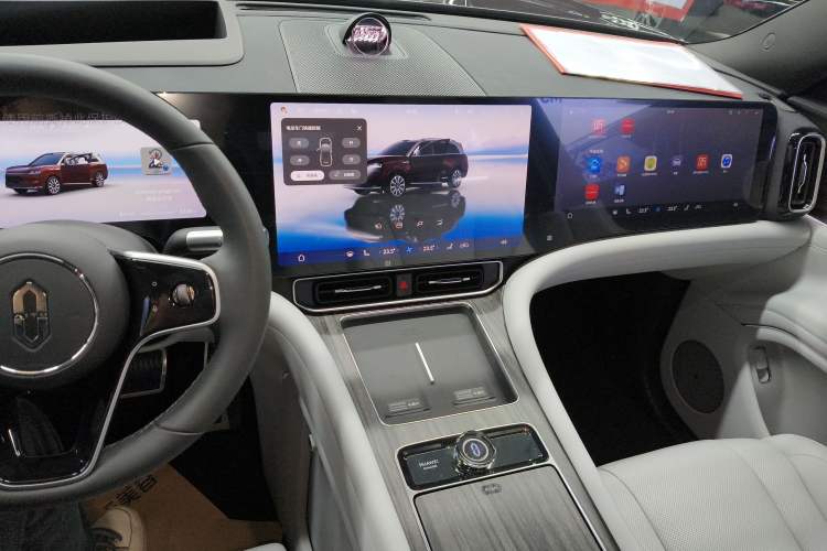 Used Hima AITO M9 2025 Pure Electric Ultra Version 100 kWh 6-Seater Model Audio And AC Panel