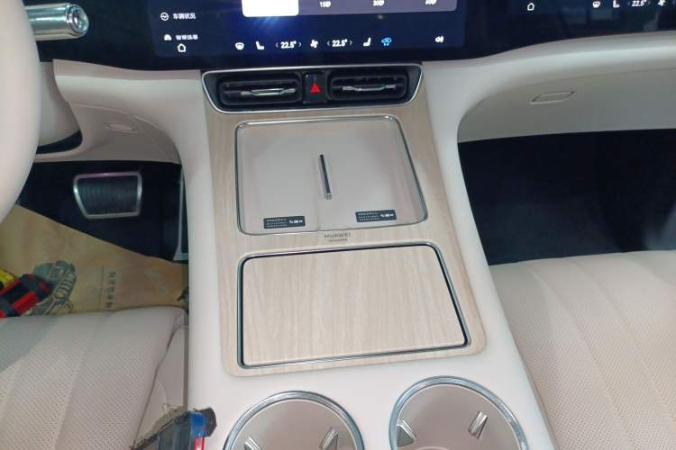 Used Hima AITO M8 2025 Model, Pure Electric Max+ Six-Seat Long-Range Version Gear Lever