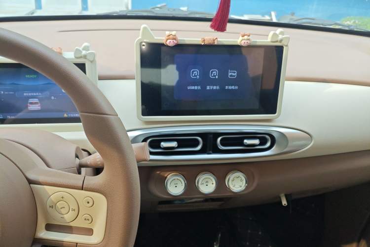 Used Wuling Hongguang MINIEV 2025 Four-Door Version Premium Edition Audio And AC Panel