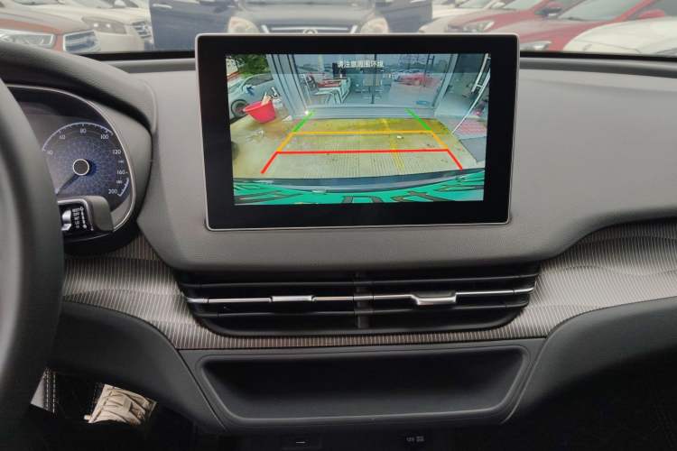 Used Hongqi E-QM5 2021 Charging Version Flagship Edition Audio And AC Panel