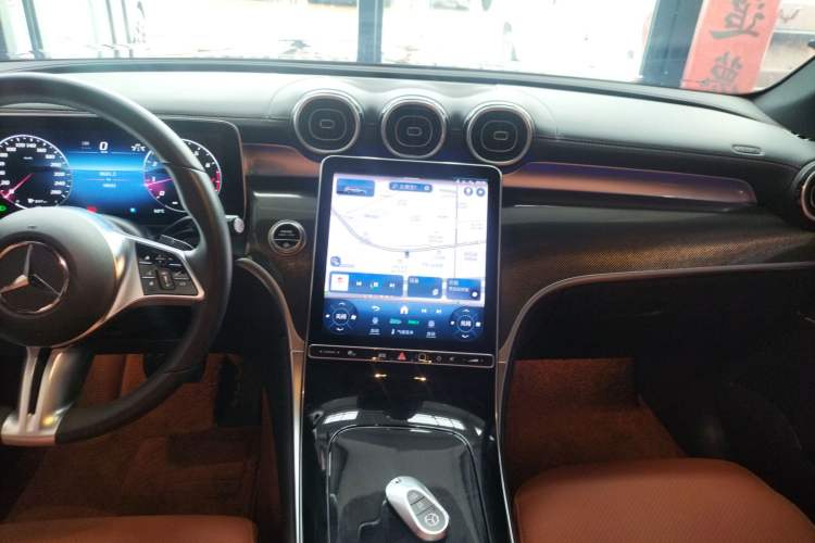 Used Mercedes-Benz GLC 2023 Facelift GLC 260 L 4MATIC Dynamic Version 5 Seats