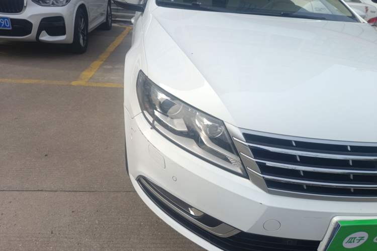 Used Volkswagen FAW-Volkswagen CC 2013 2.0 TSI Ultimate Model Right Front Headlight