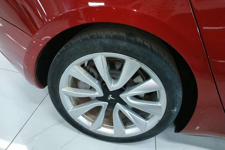 Used Tesla Model 3 2019 Long-Range Rear-Wheel-Drive Version

