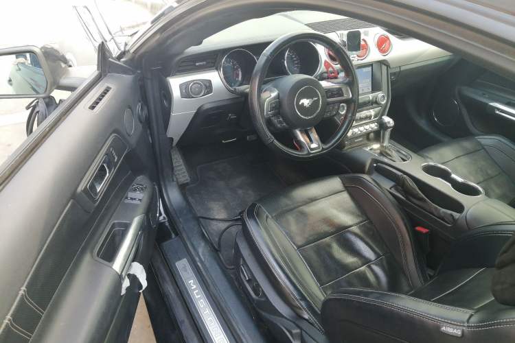 Used Ford Mustang 2016 2.3T Automatic Hardtop P-Version U.S. Specification