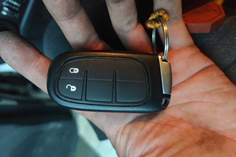 Used Jeep Cherokee 2016 2.4L Leading Edition
