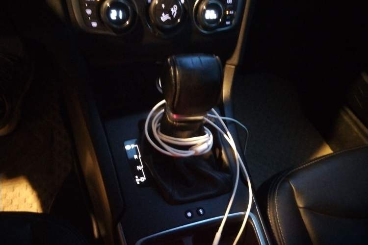 Used Citroen C4L 2016 1.6T Automatic Elite Model Gear Lever