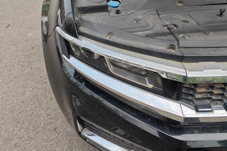 Used Zotye Domy X7 2018 2.0T Automatic Prestige Edition Right Front Headlight