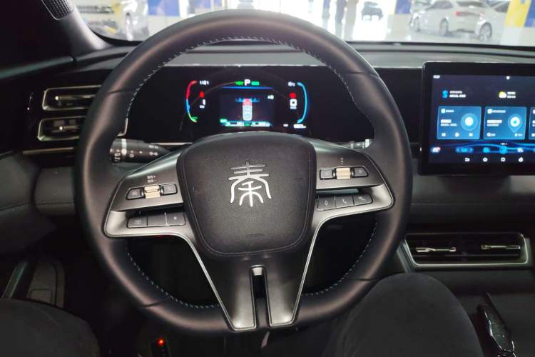 Used BYD Qin L 2025 DM-i Smart Drive 80KM Leading Model Steering Wheel