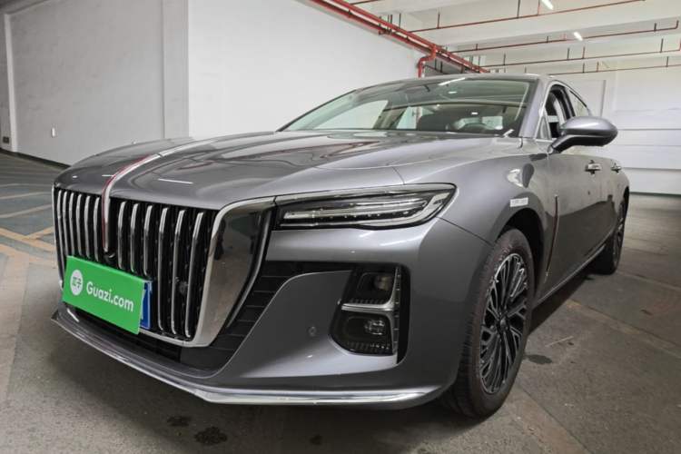 Używany Hongqi H5 2025 2.0T Automatic Flag Edition – 500 000 Units Commemorative Version