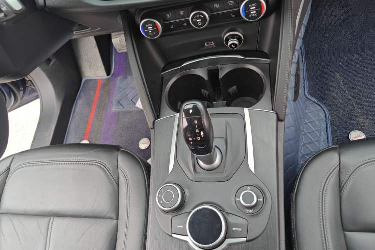 Used Alfa Romeo Stelvio 2017 2.0T 200HP Elite Edition