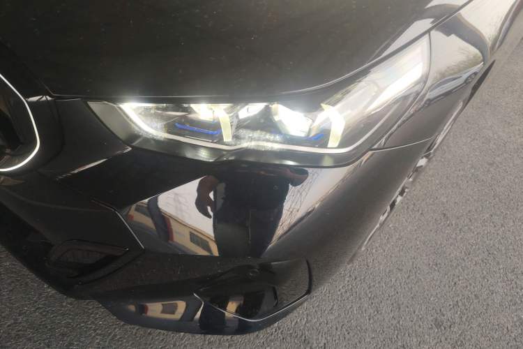 Used BMW 5 Series 2025 530Li Luxury Edition M Sport Package Left Front Headlight