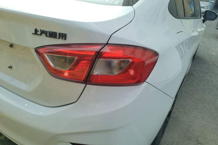 Used Chevrolet Cruze 2018 Redline 320 Automatic Pioneer Edition
