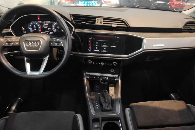 Used Audi Q3 2020 35 TFSI Ambition Dynamic Edition
