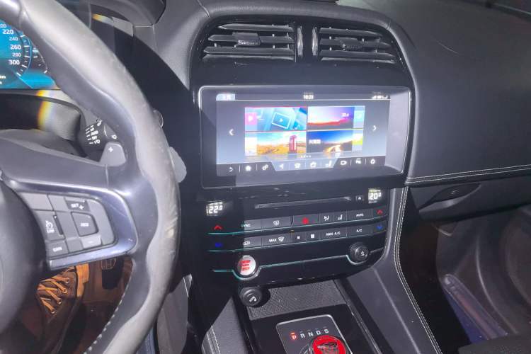 Used Jaguar F-PACE 2016 2.0T Two-Wheel-Drive R-Sport Sport Edition Audio And AC Panel