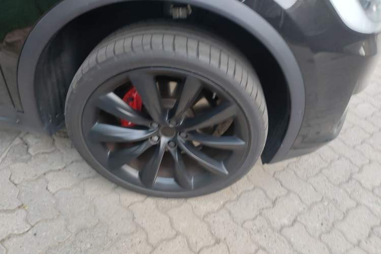 Used Tesla Model X 2019 Performance High-Performance Edition Right Front Wheel Hub