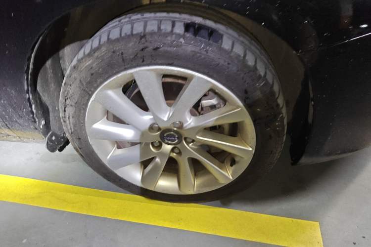 Used Volvo S60 2015 S60L 2.0T Zhiyuan Edition
