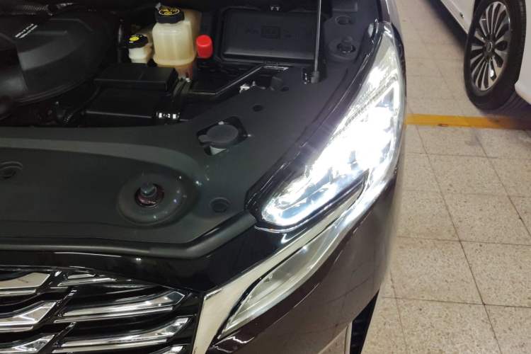 Used Buick GL8 2022 Facelift Avenir Aivia Six-Seat Deluxe Edition Left Front Headlight