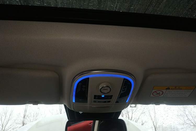 Used Haval H8 2017 2.0T Gasoline Two-Wheel Drive Smart Edition
