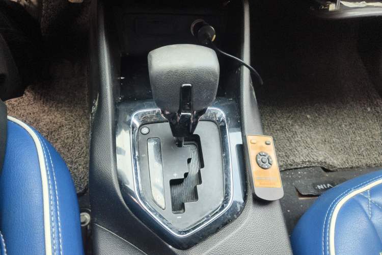 Used Soueast DX3 2016 1.5T CVT Flagship Model Gear Lever