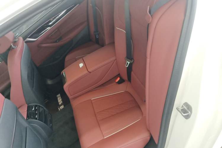 Used BMW 5 Series 2022 Second Facelift 525Li M Sport Package
