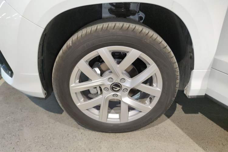 Used Jetta VS5 2026 Model, 280TSI Automatic Pioneer Edition Left Front Wheel Hub