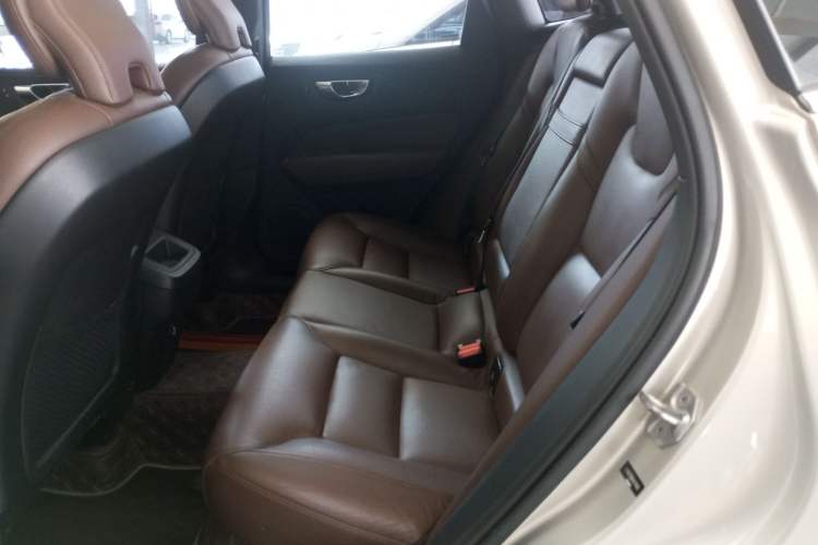 Used Volvo XC60 2019 T5 4x4 Smart Edition China VI Standard