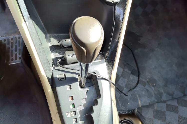 Used Toyota Vios 2014 1.3L Automatic Standard Edition Gear Lever