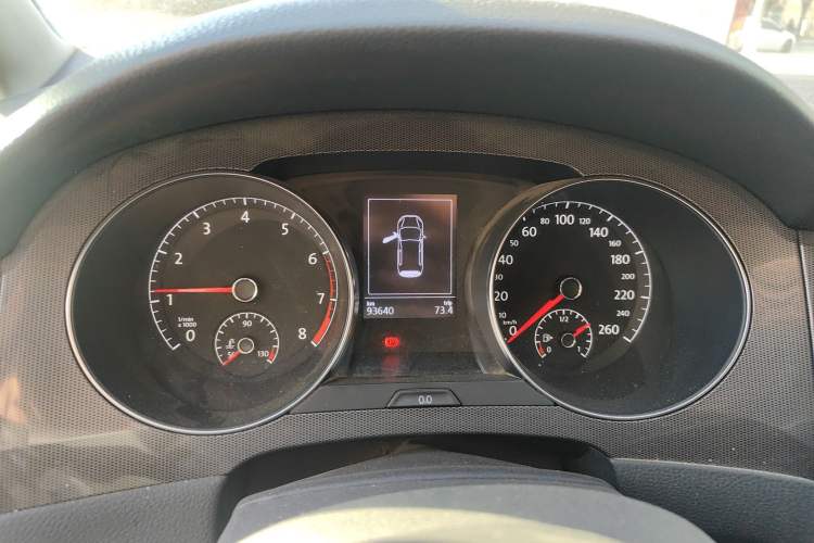 Used Volkswagen Golf Sportsvan 2016 230TSI Automatic Trend Edition Instrument Cluster
