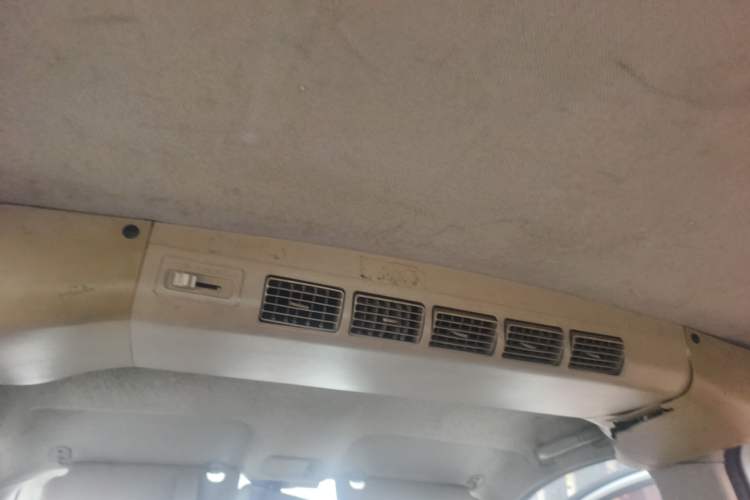 Used Wuling Rongguang V 2016 1.5L Practical Version Headliner