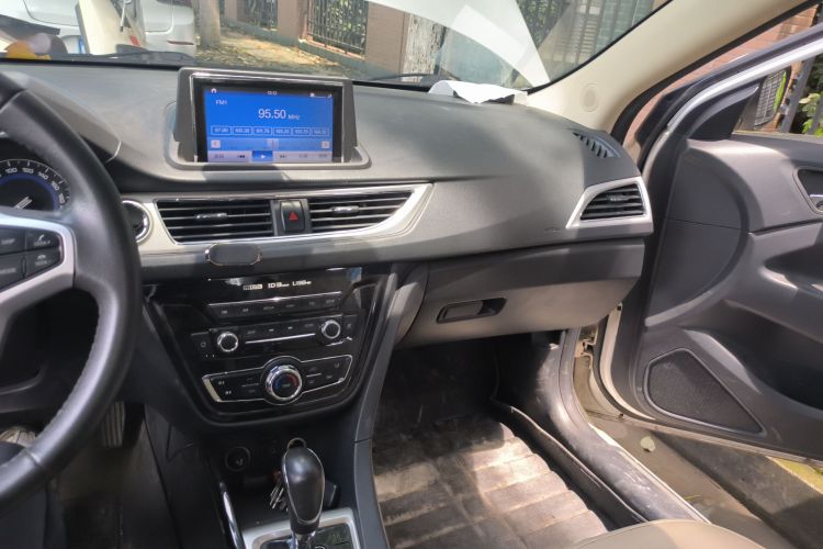 Used CHANGAN Alsvin V7 2016 1.6L Automatic Fun Model China V Standard Audio And AC Panel