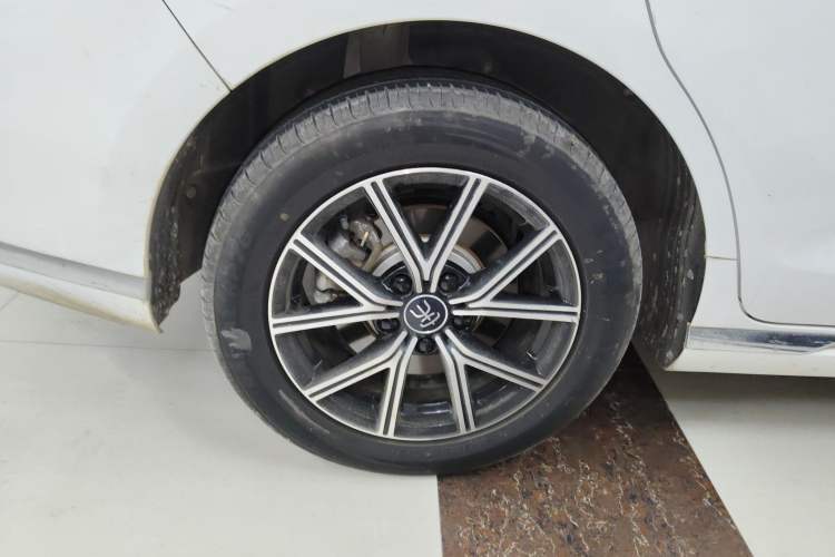 Used BYD Song MAX New Energy 2022 DM-i 105KM Executive Edition Exterior 8