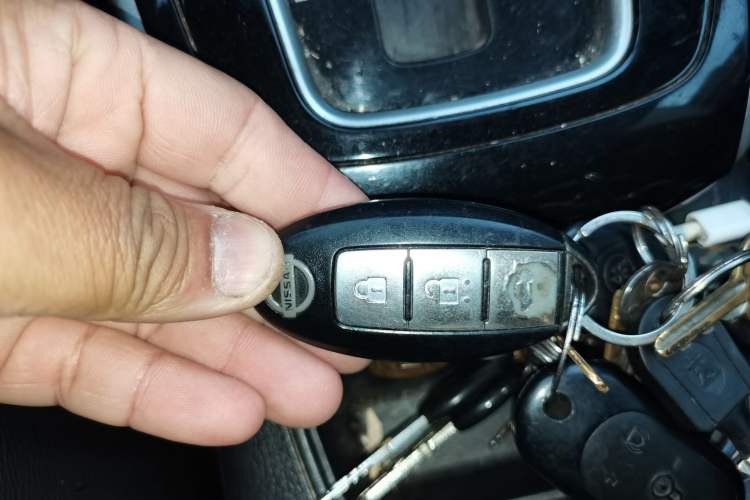 Used Nissan Sylphy 2019 1.6XV CVT Smart Connect Luxury Edition China V Standard Vehicle Key