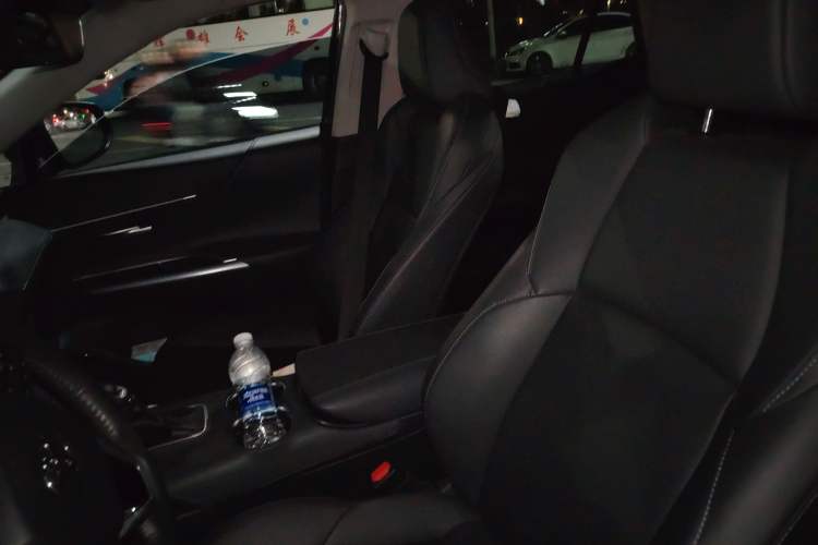 Used Toyota Venza 2023 2.0L CVT Two-Wheel Drive Luxury Edition Left Front Seat