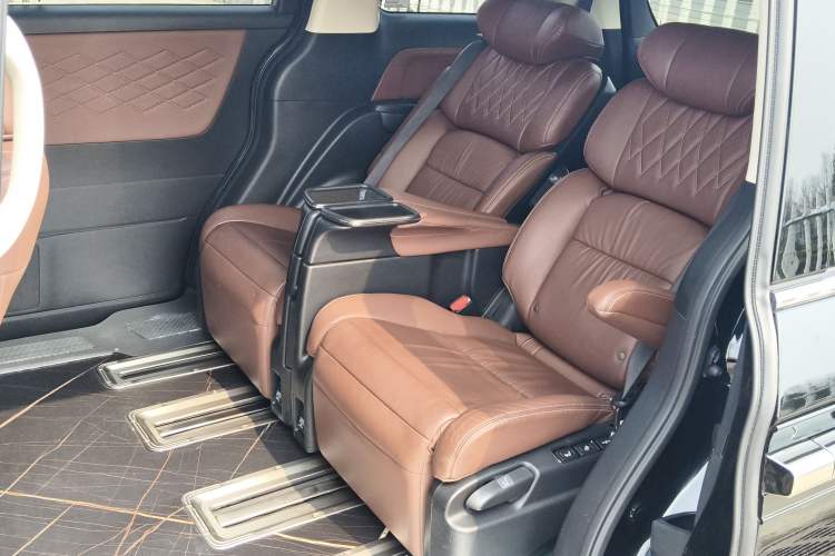 Used Honda Elysion 2019 2.0L Hybrid Supreme Edition
