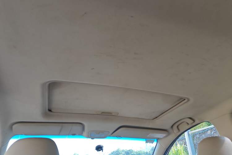 Used Baojun 730 2014 1.5L manual luxury trim 7 seats Headliner